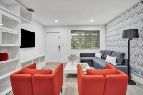 Biscayne deluxe private house 4br2bath free parking garden BBQ